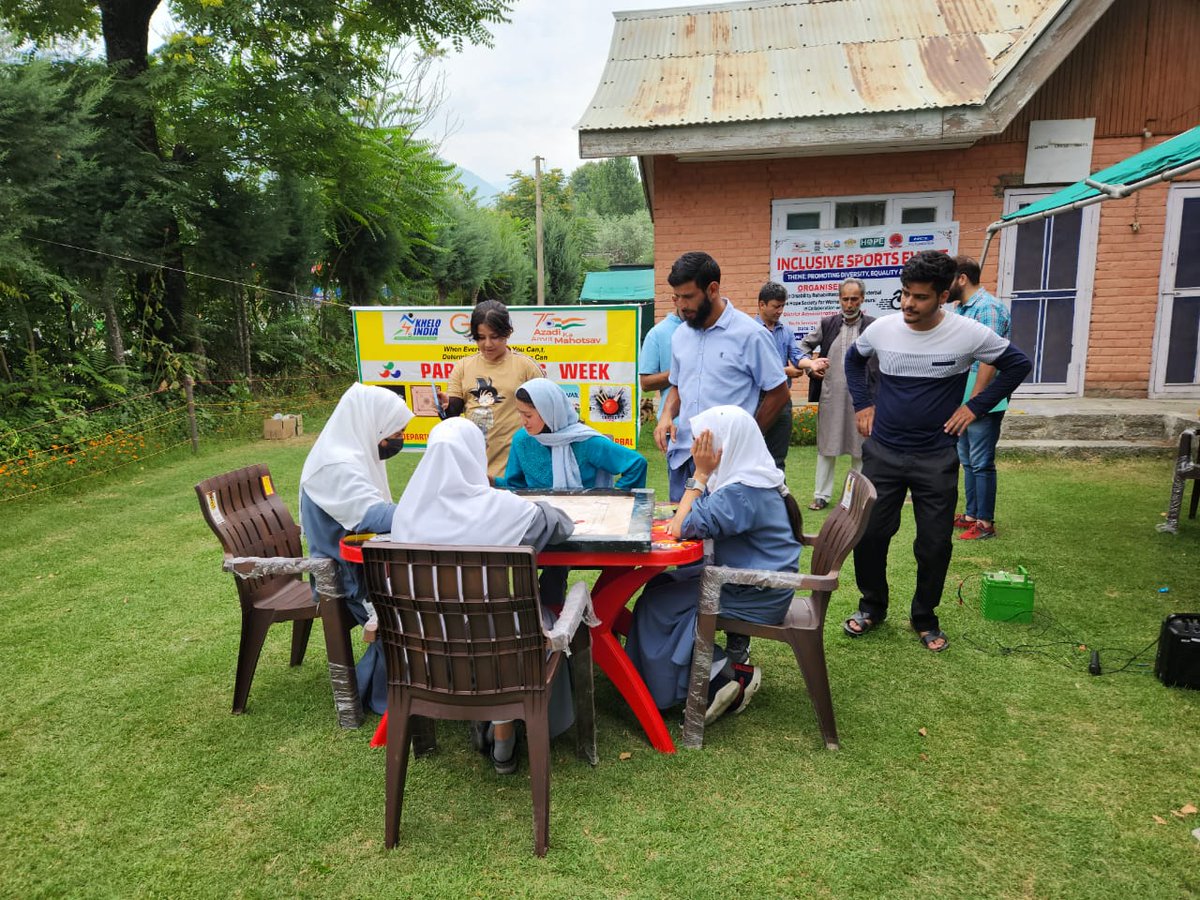 yssganderbal's tweet photo. YSS Ganderbal organized inclusive sports activities at Hope Disability centre wayil Ganderbal under the intiative of National Sports week 2023 to honor the Hockey Wizard Major Dhyan Chand. Events of Carom, Chess &amp; Tug of War were conducted at the Centre.
@dgyssjk 
@dcganderbal https://t.co/thmZKo8TGy