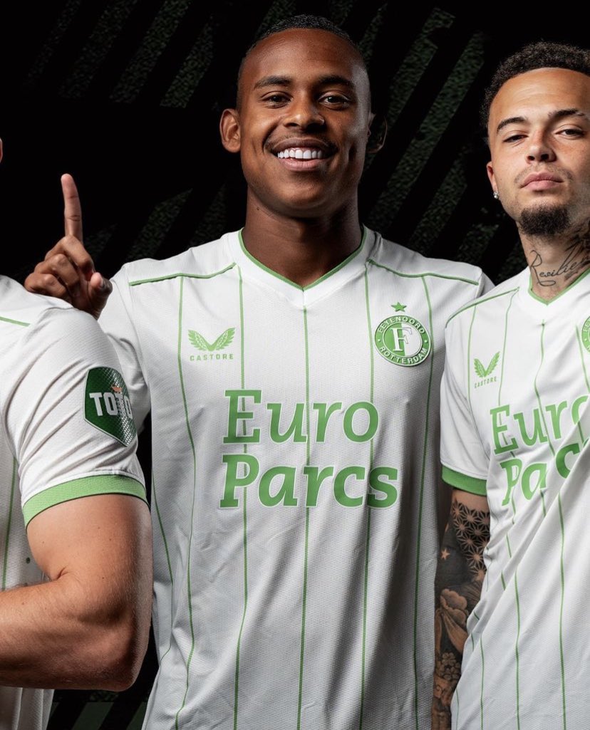 sofascoreverde's tweet photo. Nova camisa do Feyenoord, o nosso pia do Couto vai vestir verde e branco dnv!!! Voa Paixão🤍💚🇳🇬 https://t.co/dxHtbzOIzn