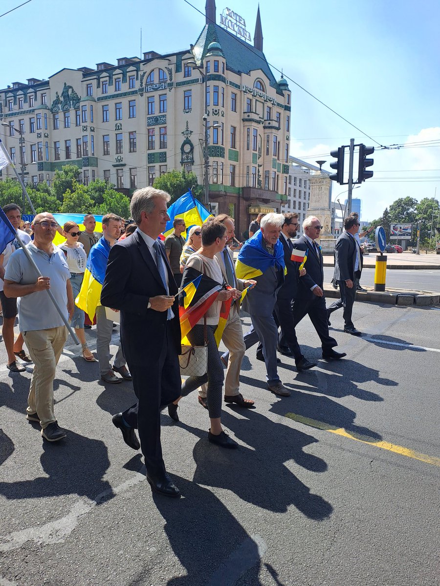 ukinserbia's tweet photo. Солидарност са 🇺🇦

#Beograd #StandingWithUkraine https://t.co/sU14lxpYed