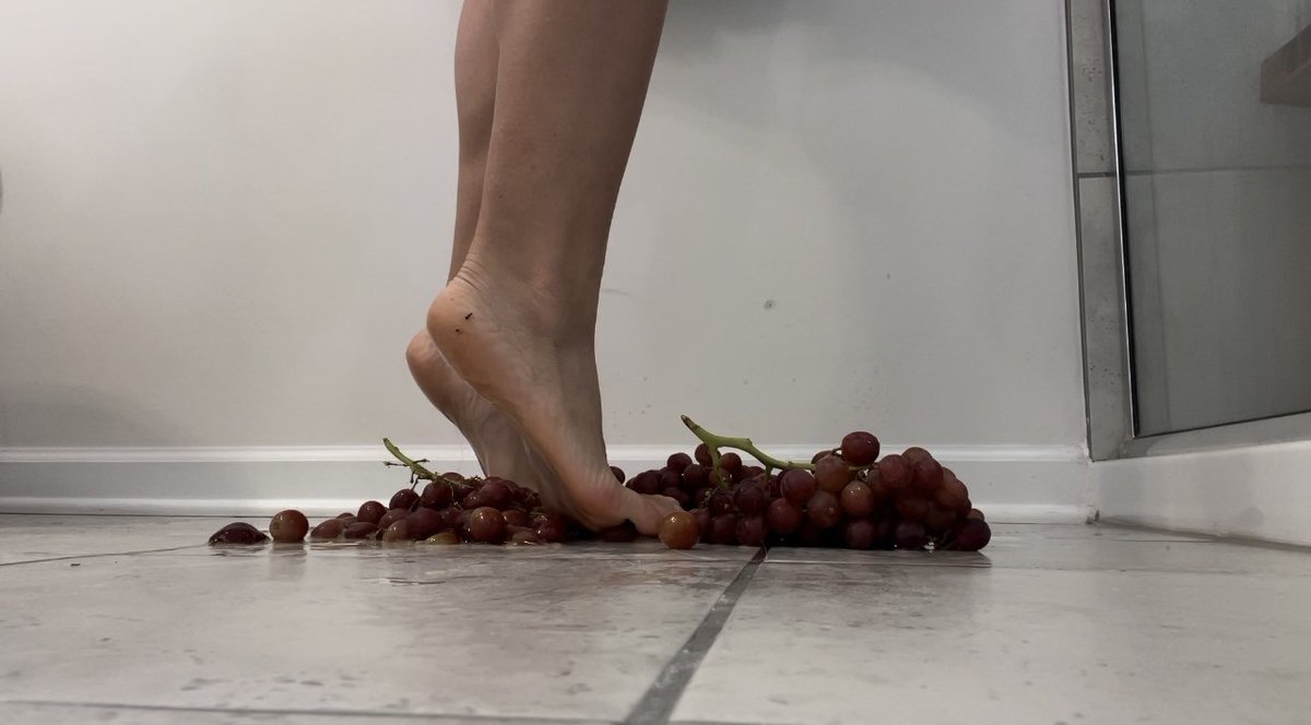 TravelGoddess01's tweet photo. Any foot lovers out there interested in seeing this 10 min video of me squishing grapes??👀🦶🏼🍇 I promise it’s every bit worth it 🫦

Feet fetish findom onlyfans https://t.co/GgvoESGZQ5