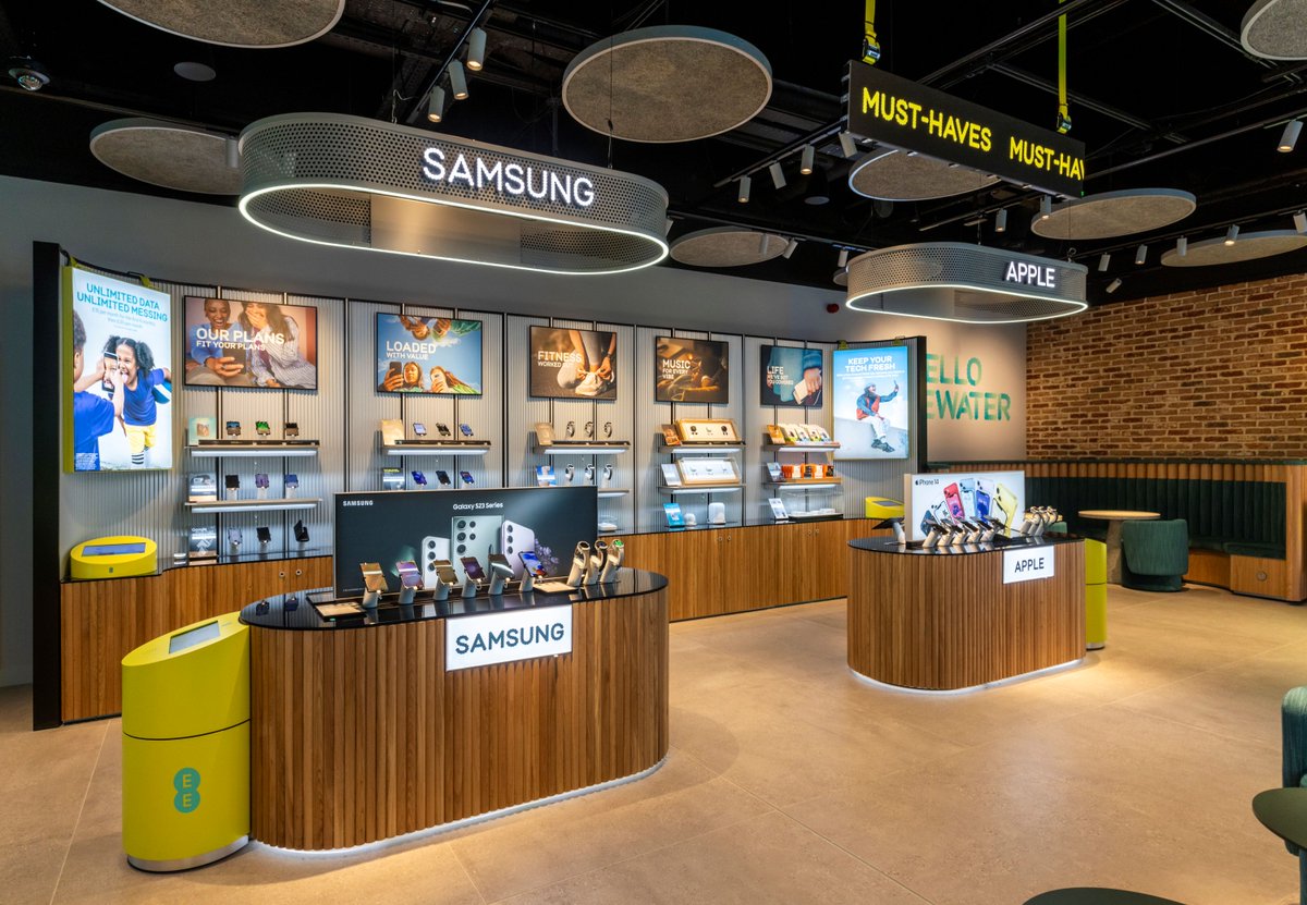 EE's tweet photo. Welcome to the #EEBluewater Experience Store!

Get up close and personal with our latest innovations. If you’ve got questions, our EE Guides are on hand to share their expertise. 

Make sure to drop by and check it out 👋 https://t.co/YDN2D5m6Nn