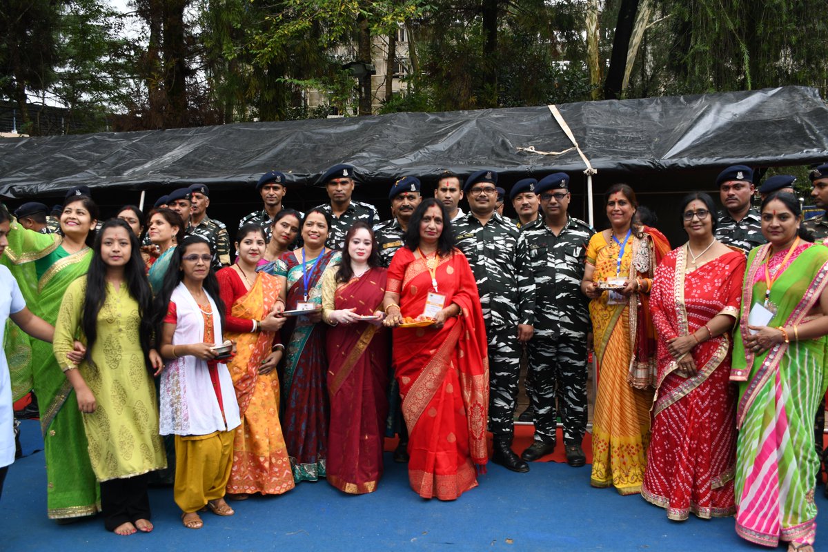 Today, this unit celebrated 'Rakshabandhan' in co-ordination with Bajarang Dal Matra Shakti Vahini, Shillong members. Unit Officers and personnel participated in event and sisters tied the Rakhis on the wrist of all.
#happyrakshabandhan
<a href="/crpfindia/">🇮🇳CRPF🇮🇳</a> <a href="/NesHqr/">North Eastern Sector, CRPF</a>