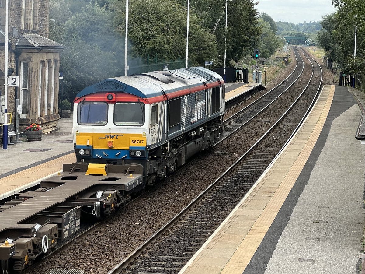 66747 Masborough- Felixstowe #class66 @ mexborough