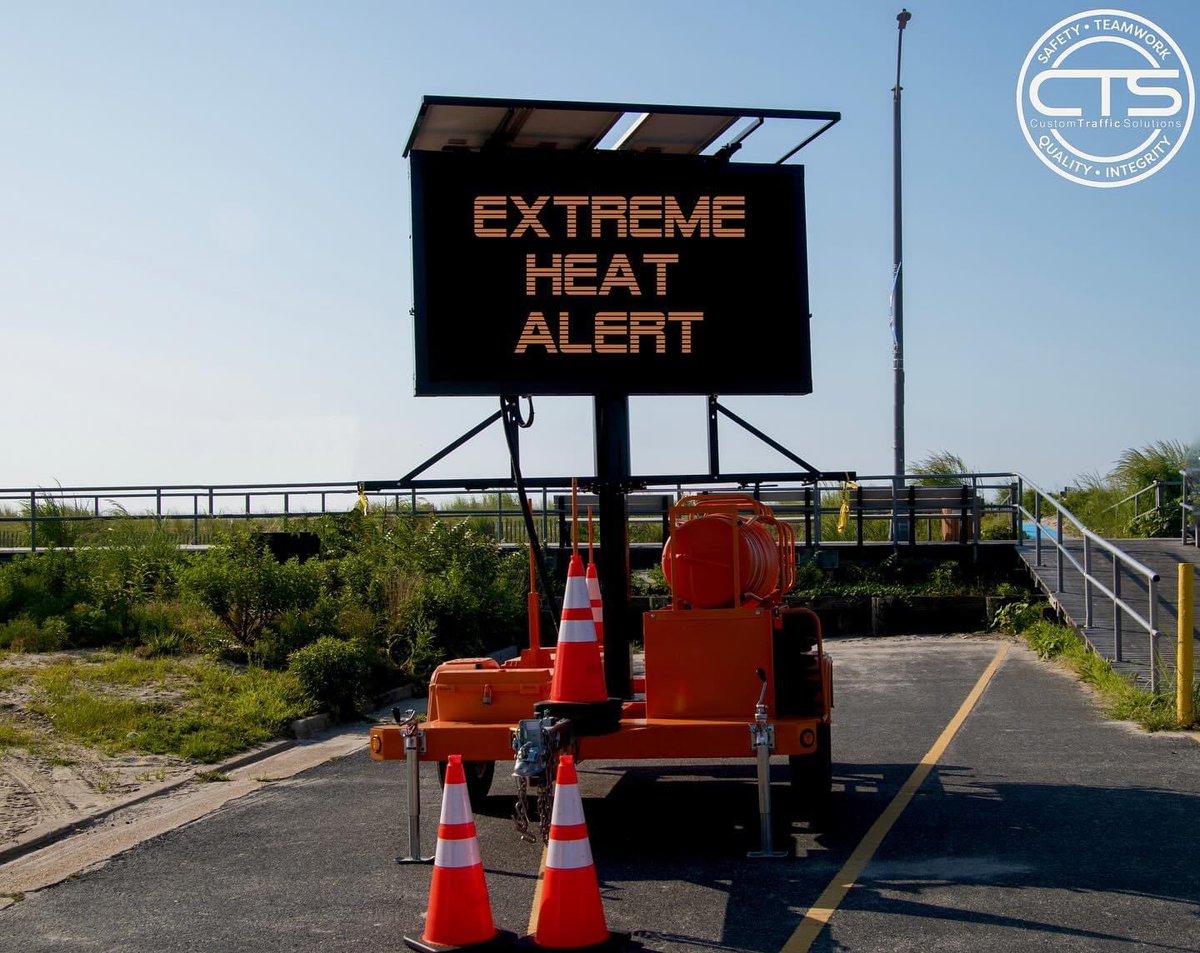 SafetyCustom's tweet photo. 🔥 Feeling the heat wave like never before! ☀️ Stay cool, stay hydrated, and stay safe during this scorching weather. Let's beat the heat together! 💦🕶️ #HeatWaveSurvivor #StayCool #BeatTheHeat #CTS https://t.co/XLmxRXrhXl