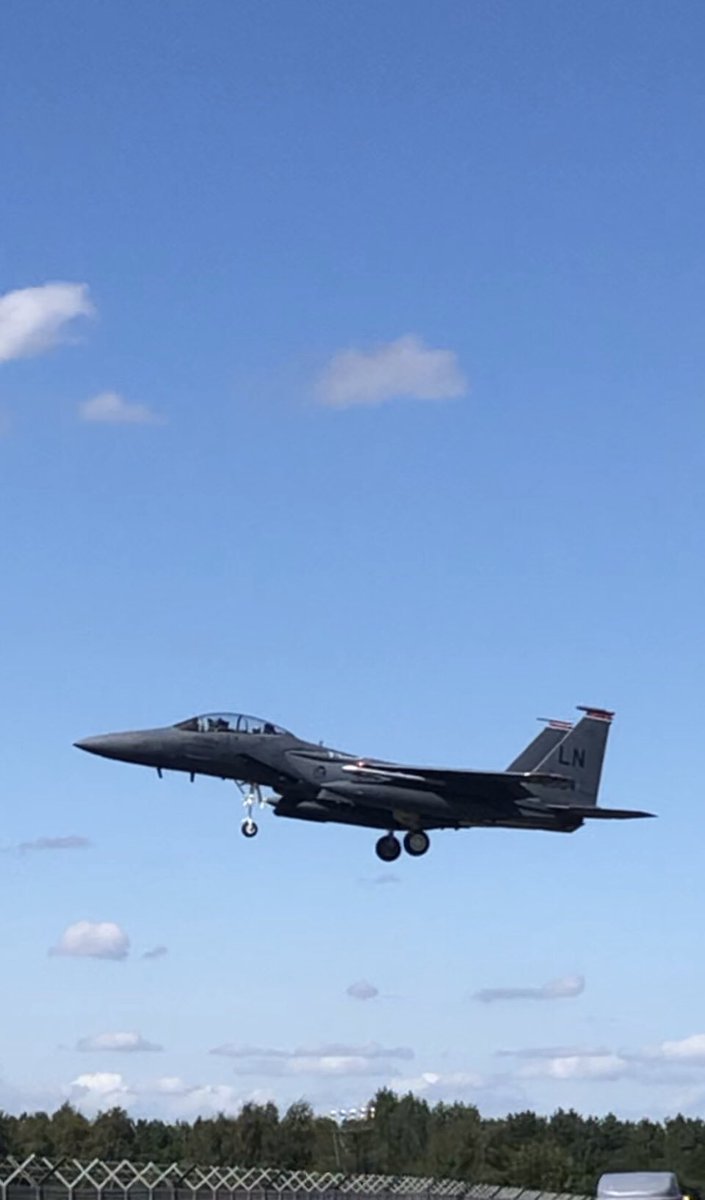 flooglebanger's tweet photo. Lakenhealth yesterday with mum excitedly watching these beauties #raflakenheath https://t.co/qxR3Ie73UQ