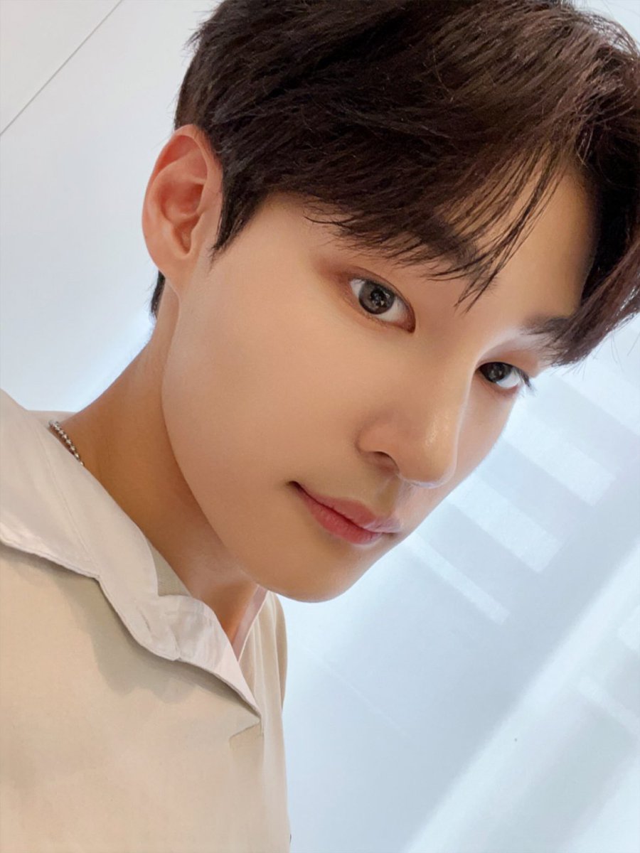 tan__official_'s tweet photo. [#태훈] 🐣 난 병아리가 아니라 호랑이라구 🐯

#티에이엔 #TAN https://t.co/WsW5hz4JFo