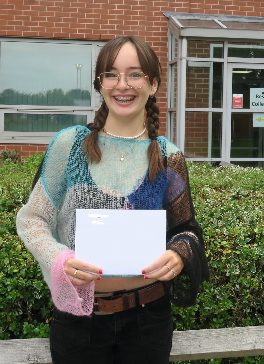 EastLeakeAC's tweet image. Lily's excellent results today mean she will be studying media, art and psychology at ELA sixth form in September.

Congratulations Lily! #GCSEResultsDay
