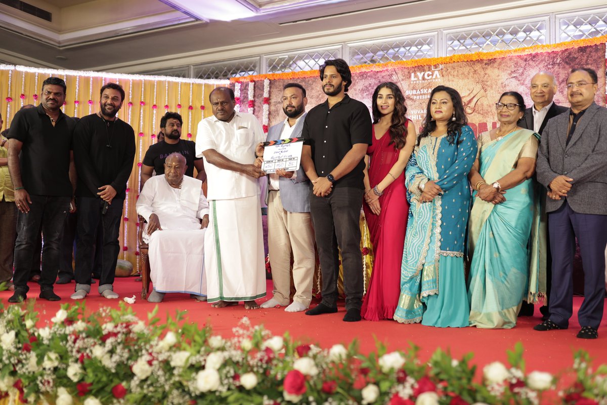 LycaProductions's tweet photo. Pooja stills from the auspicious ceremony 🪔🌸 of our first Kannada film graced by former Prime Minister of India 🇮🇳 honourable @H_D_Devegowda sir and former Chief Minister of Karnataka honourable @hd_kumaraswamy sir. 🙏🏻🎬✨
Lyca's #ProductionNo28 🎬✨ @Nikhil_Kumar_k @dirlakshman @Vamsi_P1988 #UllasHydur #YuktiThareja @kumarkomal #SunilGowda @AJANEESHB @raghuniduvalli #Pradeepa @gkmtamilkumaran @LycaProductions #Subaskaran
#LycaProductions #ProductionNo28 🎬 #PoojaCeremony 🌸
3/3
