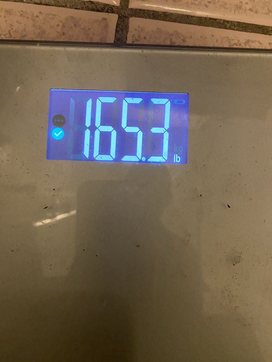 JoshBarkerIV's tweet photo. Goal weight reached! 80lbs gone! Shout out @blinkfitness! https://t.co/ionzJGXMU6