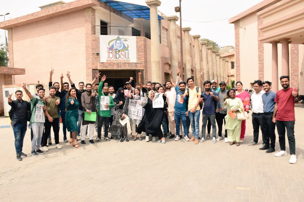 UNFPAPakistan's tweet photo. Our future belongs to youth, their voices and participation is must for development. Inspiring commitments by youth at @SBBUSBAOfficial and @mehrghar in #Layari to advocate for life skills in communities and film production for Naqsh film festival #NDFF https://t.co/KTaxDzSWBK