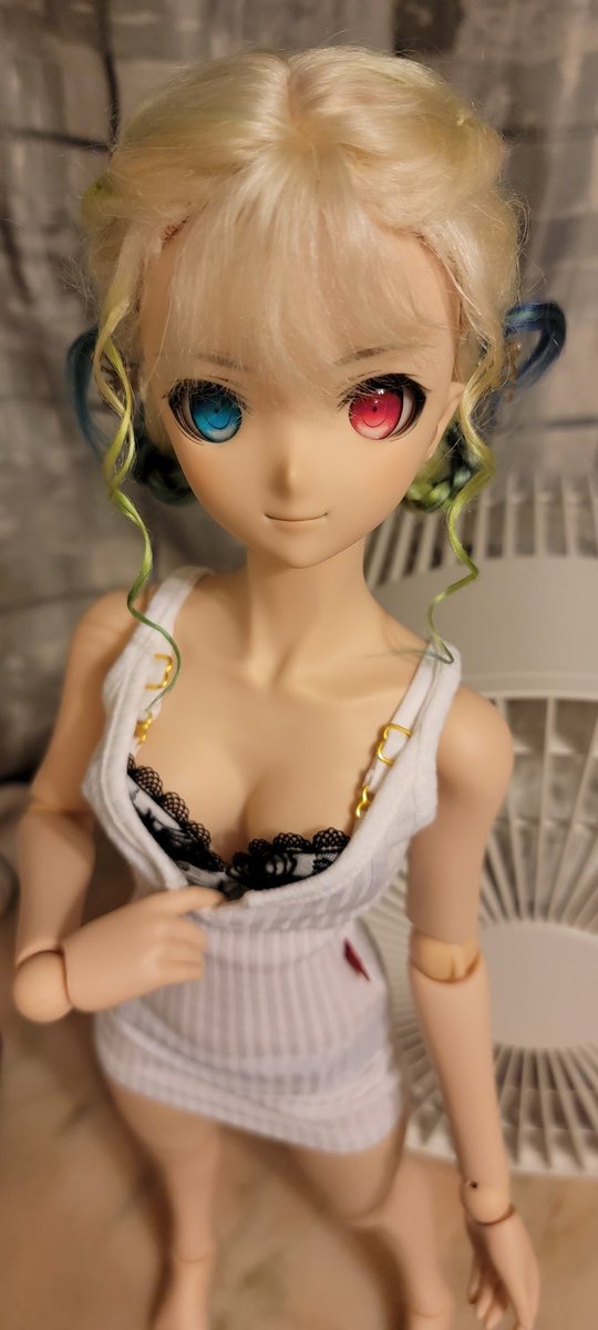 hololo77's tweet photo. 🤫 https://t.co/YJjWDyNUL2