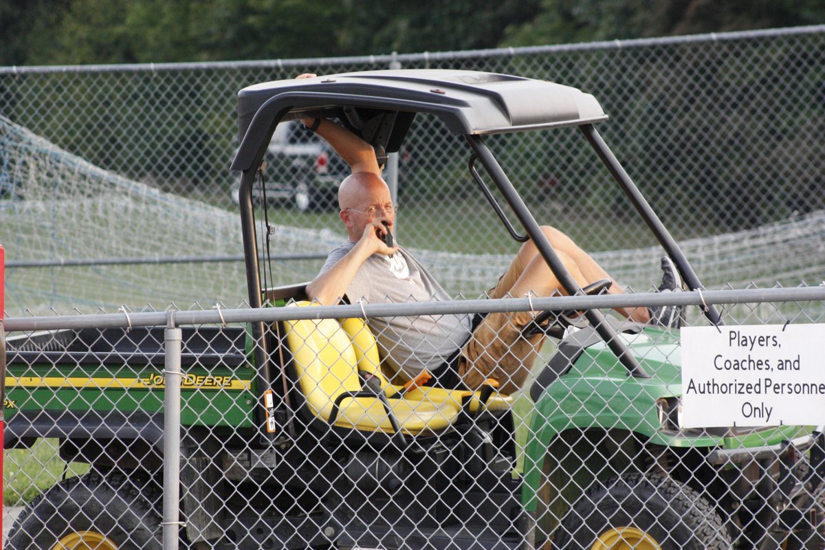 UHS Hawks Boys' Soccer (@uhshawkssoccer) on Twitter photo Working hard or hardly working? <a href="/U_Athletics/">The U Athletic Dept</a> Jeff Bailey does it all up on the hilltop....... Working hard or hardly working? <a href="/U_Athletics/">The U Athletic Dept</a> Jeff Bailey does it all up on the hilltop.......