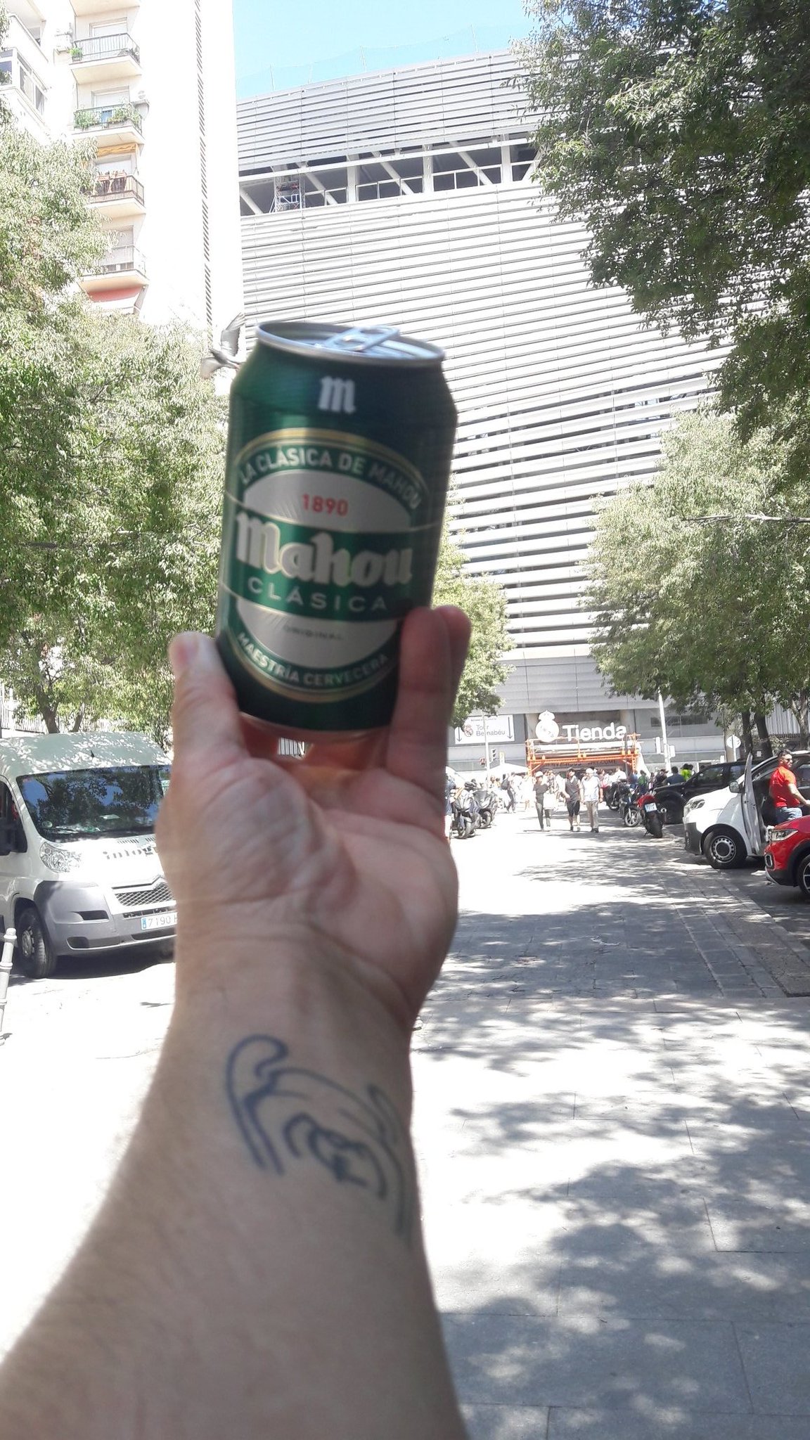 Arriba más de 70 tatuaje chapa cerveza muy caliente - netgroup.edu.vn