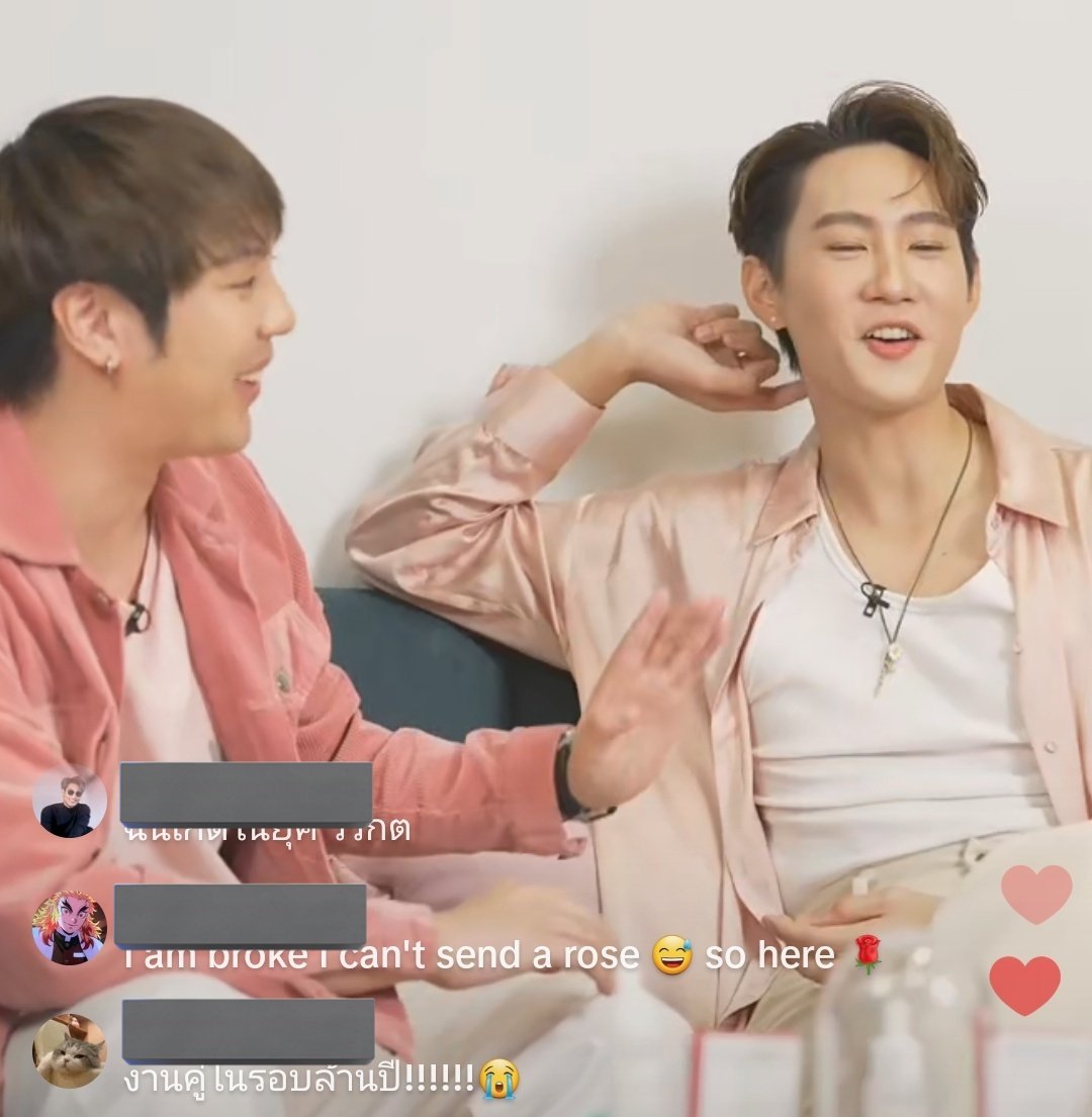 dinospartanv's tweet photo. My Lovesick babies back for a brand endorsement 🥺🥺🥺 Lovesick fans are happy with this mini reunion. WWCT, friendship that remained strong over the years. 

#WWCT
#lovesicktheseries
#CAPTAINchonlathorn
#CisT
#BiodermaSerumXWhiteCaptain https://t.co/bq76zYJCJW