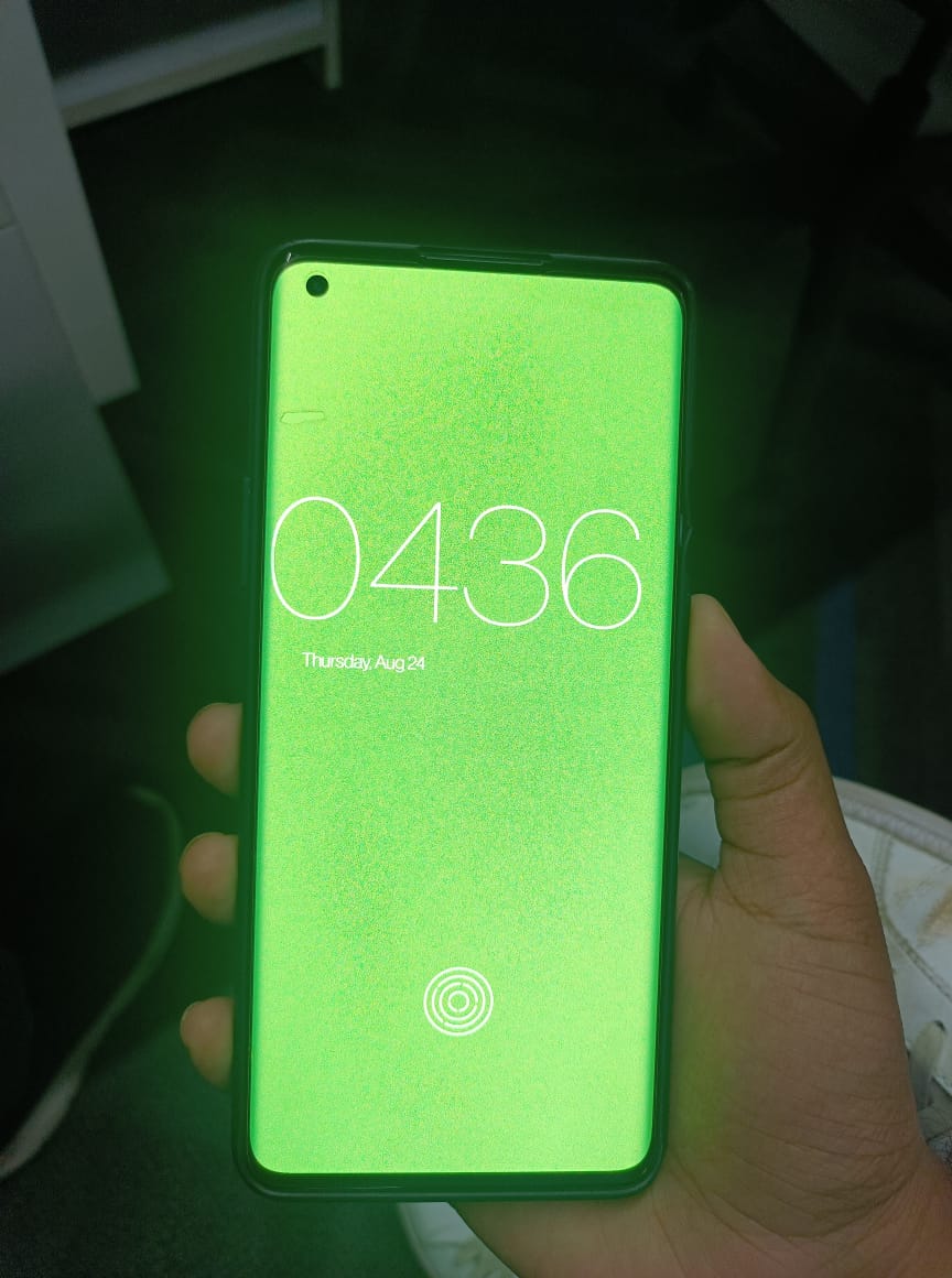 saravanan_sweet's tweet image. @OnePlus_IN I had some green flickering in my screen from morning and now suddenly it changed full green after the update. No physical damage happened yet i have no idea why screen changed to green. Please help @oneplus #oneplus8pro #OnePlus