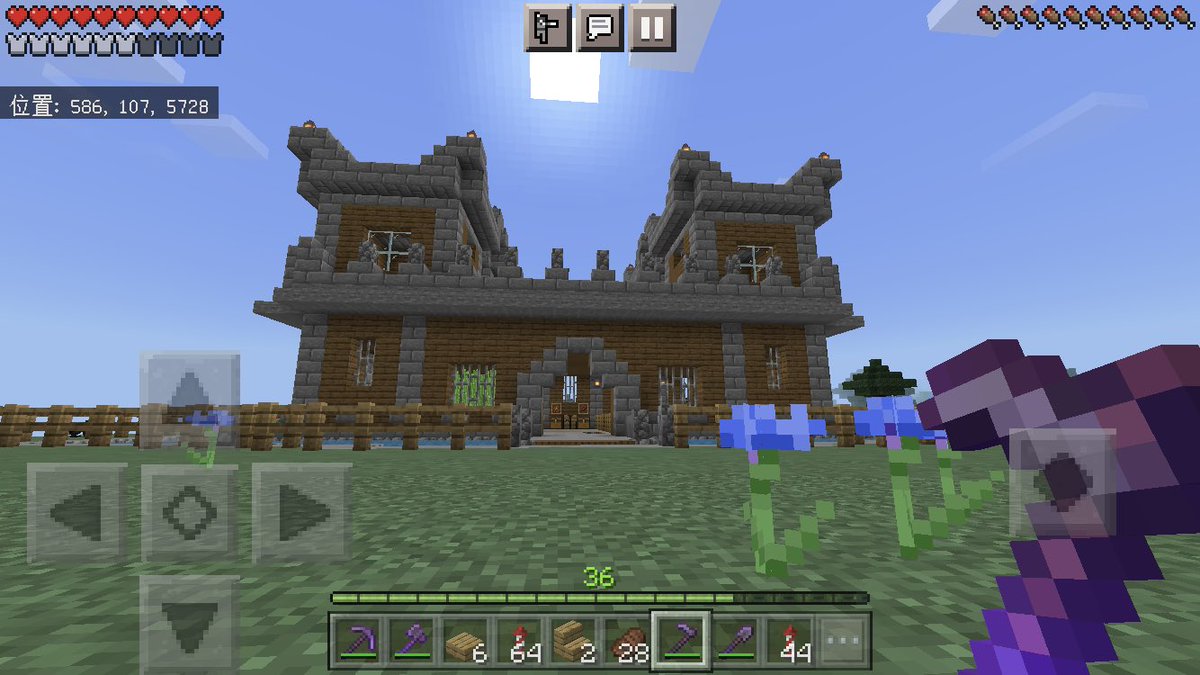Tomy0614's tweet photo. 久しぶりにマイクラ覗いたらこんな城が建ってたw https://t.co/Y9sWUgNUbq