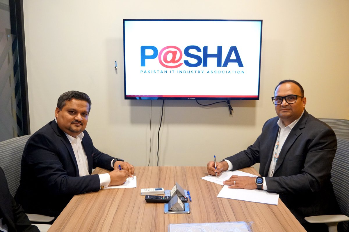 OfficialMPPL's tweet photo. Here is a glimpse of the partnership between Multinet Pakistan and P@SHA for introducing #cloud, #infosec & #connectivity bouquet to uplift the local ICT landscape.
#MultinetPakistan #PASHA #PakistanSoftwareHousesAssociation #Partnership #Karachi #Lahore #Islamabad https://t.co/kuTZF6ZioS