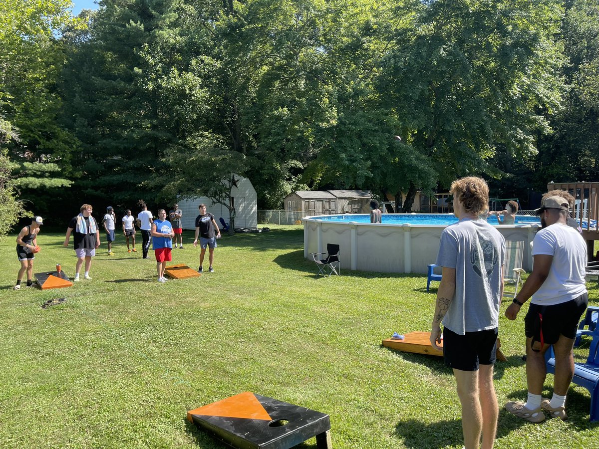 GoKnightsMBB's tweet image. We had a great team cookout to kick off the school year!  Shoutout to @Chpack20 for hosting #KnightsNation🛡️
