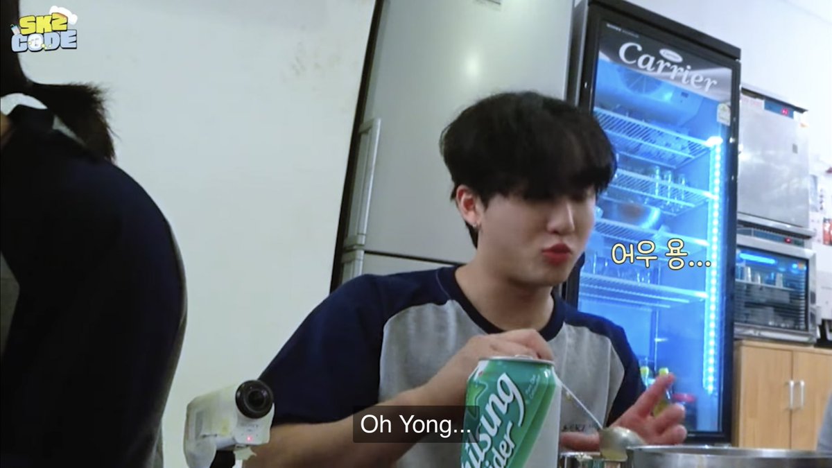 lixthinking's tweet photo. this being changbins 100th time calling jeongin yongbok😭😭😭 https://t.co/c2vrVUs8DJ