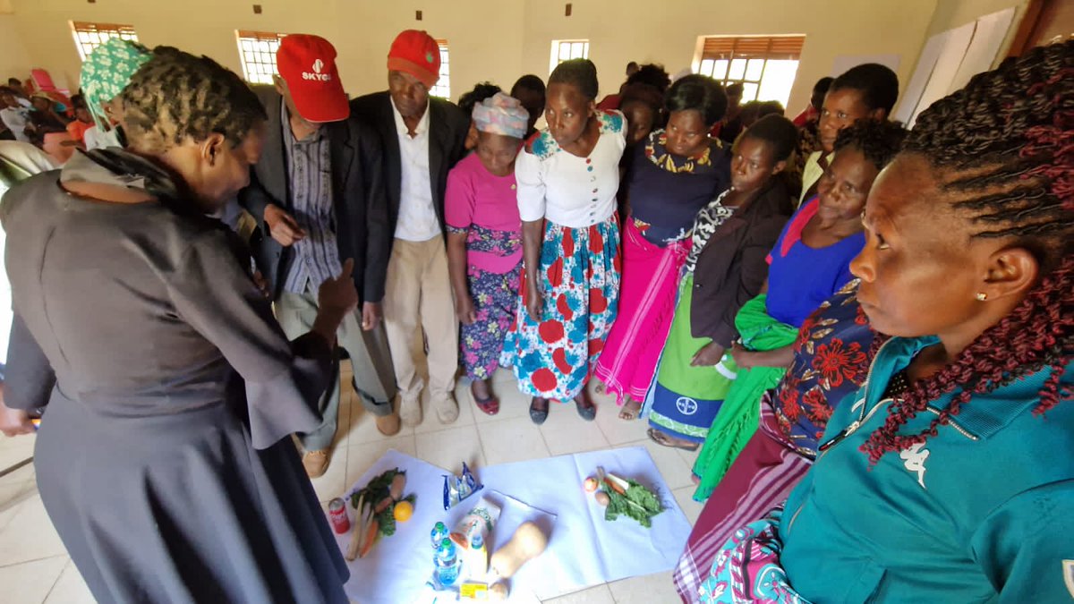 🌍🥗Gender  sensitive nutrition training in Wote Makueni County, Kenya. Role play. KALRO Katumani &amp; <a href="/BiovIntCIAT_eng/">Alliance of Bioversity International and CIAT</a>, with Makueni Govt. This work is supported by #UUInitiative &amp; HER+ to shape a healthier and more equitable future. 🇰🇪💪 #HealthForAll