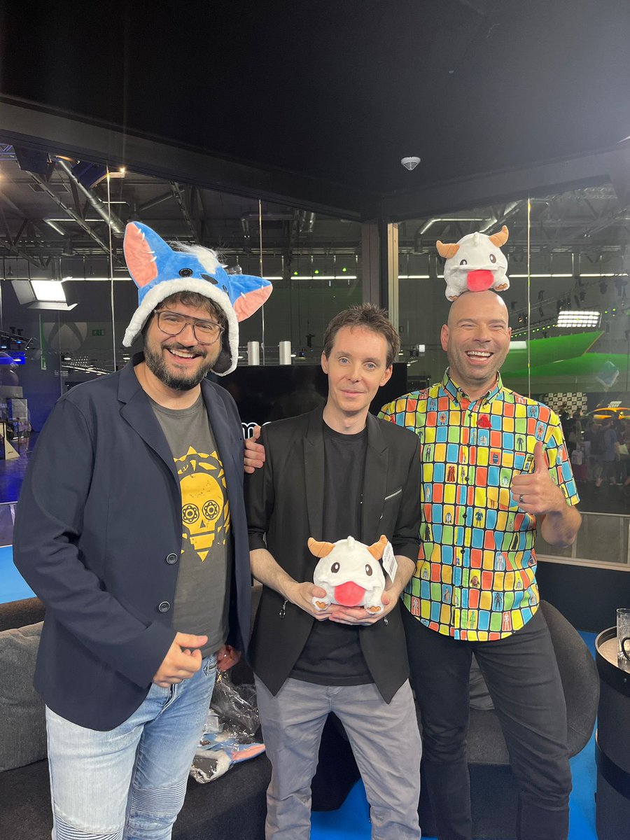 don_raul's tweet photo. Great time with @agentbizzle and @RiotL4T3NCY talking about #SongOfNunu @IGN ! Thanks for having us!! @RiotForge @TequilaWorks https://t.co/ghUvRsTq9p