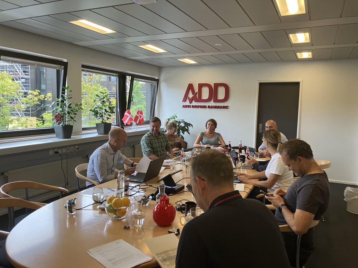 Kim Højgaard Ravn (@kimhojgaard) on Twitter photo I forrige måned var vi fra <a href="/antidopingdk/">Anti Doping Danmark</a> oppe at besøge de gode folk i <a href="/AntidopingNorge/">Antidoping Norge</a> i forbindelse med deres 20-årsjubilæum.
I denne uge havde vi så fornøjelsen af at invitere dem til Danmark til masser af gode snakke på tværs af fagligheder. Kæmpe fornøjelse! I forrige måned var vi fra <a href="/antidopingdk/">Anti Doping Danmark</a> oppe at besøge de gode folk i <a href="/AntidopingNorge/">Antidoping Norge</a> i forbindelse med deres 20-årsjubilæum.
I denne uge havde vi så fornøjelsen af at invitere dem til Danmark til masser af gode snakke på tværs af fagligheder. Kæmpe fornøjelse!