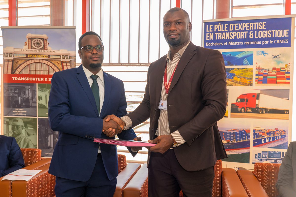 SETER_SN's tweet photo. La @SETER_SN, exploitant et mainteneur du @Ter_dakar🚄, et l'Institut Supérieur des Transports de @SupdeCoDakar🎓ont signé cette📅semaine une convention de partenariat🤝visant essentiellement à préparer les futurs recrutements.
#SETER #TER #SENTER #APIX #SNCF #KEOLIS #SUPDECO https://t.co/XhxXzhmEa9