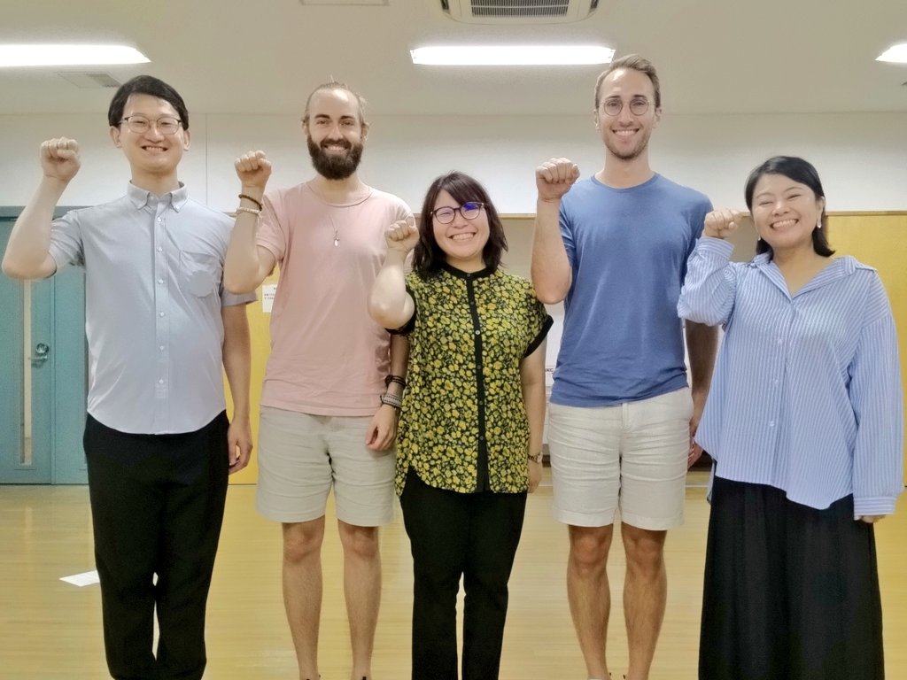 CCCatsquartet's tweet photo. C.C.Lemon🍋 ということで今日はLemon SqueezyのVictorとDavidがリハーサルに来てくれました。
ダイナミクスの作り方や、コンテスト前の過ごし方などたくさんのことを教えてもらいました。更に、タグのre-arrangeもしてもらい更にたのしくバーバーショップできるようにしてくれました…！ https://t.co/7U2gPMkdZg