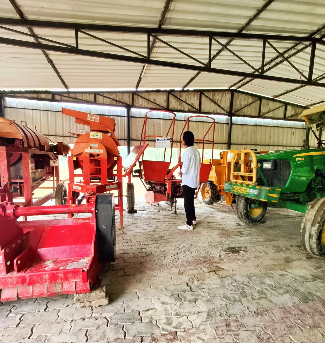 the_vishwas_'s tweet photo. "๐พ๐ฉโ๐พ Spent the day with our incredible farmers, Exploring about their needs and the latest agri-tech solutions. Big things are gearing up at Rabltaoj Agri for the farmers ๐๐ฑ
#RabltaojAgri #FarmingFutures #AgriTechExploration
#rabltaoj #farmers #agriculture #kisancanteen https://t.co/8ViVHZvBvW