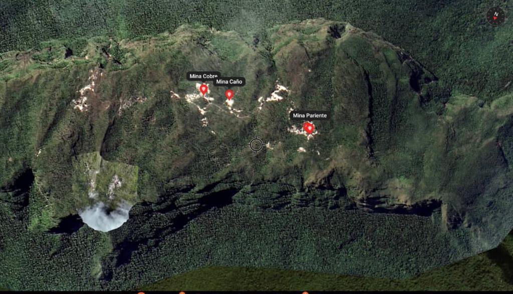 dhernandezlarez's tweet photo. En las últimas 48 horas #FANB ha tomado 5 minas de extracción ilegal depredadora en la cima del Cerro yapacana, las mismas pasarán por 3 etapas bien definidas con el apoyo de los organismos competentes: desmantelamiento material y evacuación humana, limpieza y reforestación.

#IntegrarEsVencer
