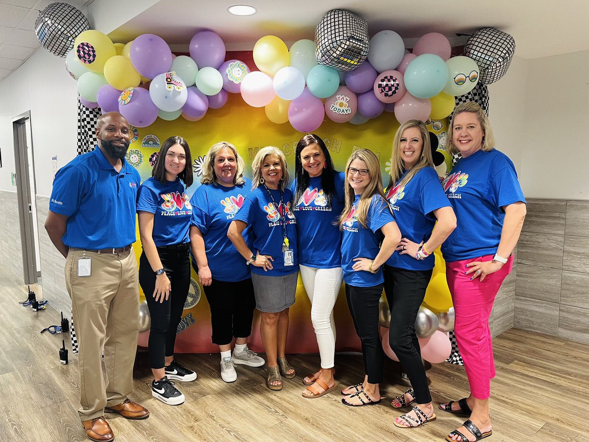Thank you Mr. Smith for coming to visit us and welcome back our Comets! #peacelovecreech #inspiringexcellence <a href="/CreechElem/">Creech Comets</a> <a href="/katyisd/">Katy ISD</a>