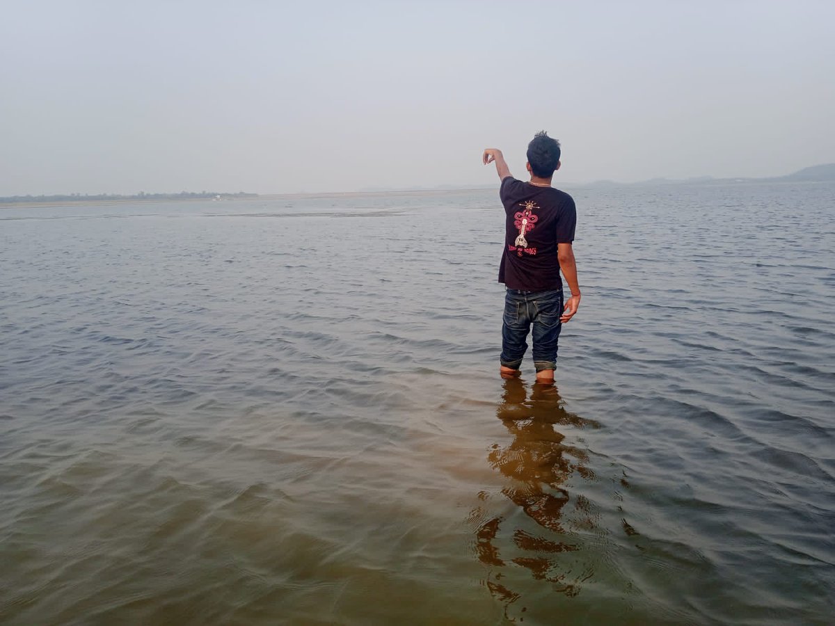 RohitNits's tweet photo. Enjoying at Selfie Bridge,Dumka https://t.co/3HCqoaCyVM