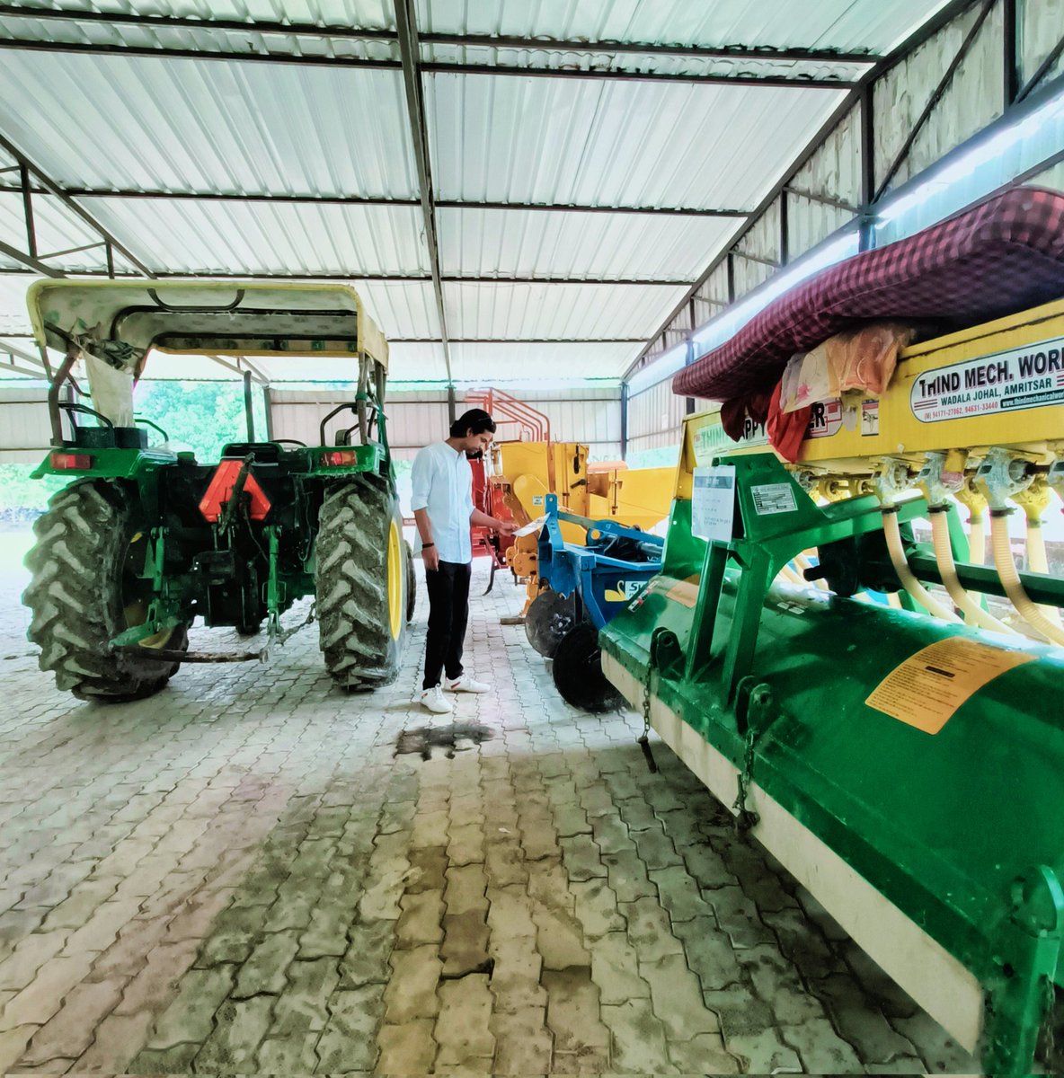 the_vishwas_'s tweet photo. "๐พ๐ฉโ๐พ Spent the day with our incredible farmers, Exploring about their needs and the latest agri-tech solutions. Big things are gearing up at Rabltaoj Agri for the farmers ๐๐ฑ
#RabltaojAgri #FarmingFutures #AgriTechExploration
#rabltaoj #farmers #agriculture #kisancanteen https://t.co/8ViVHZvBvW
