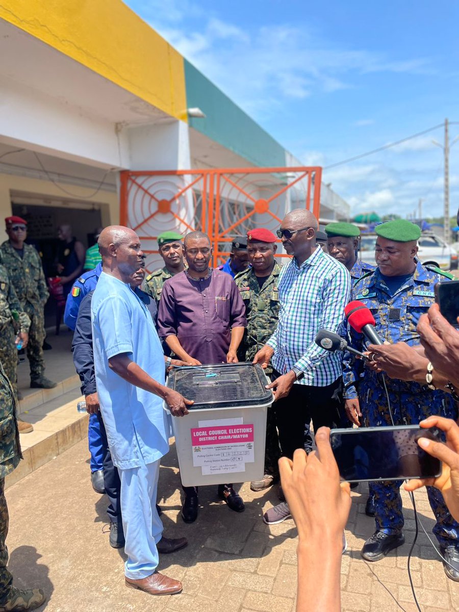 ECsalone's tweet photo. Wed 23rd Aug 2023: @ECsalone Commissioner North-West Albert Samba Kanu on behalf of @MKKonnehECSL handed over 11000 ballot boxes, borrowed for the June 2023 elections in line with #ECOWAS electoral collaboration, to the Government of the Republic of Guinea https://t.co/ahmqbVN54p