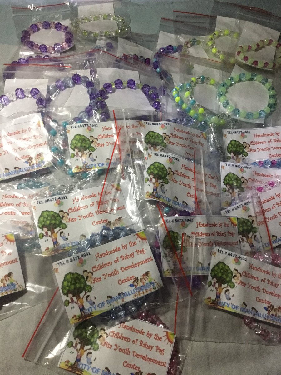 geventsph's tweet photo. 💚 Happy 7th Anniversary @NCTsmtown_DREAM 💚

✨𝐋𝐮𝐜𝐤𝐲 𝐭𝐨 𝐡𝐚𝐯𝐞 𝟕𝐃𝐑𝐄𝐀𝐌✨

Free bracelets - handmade by the children of Bahay Pag-asa Youth Development Center 🤗
 
freebies by: @geventsph 
event by: @DreamiesPH_ @DreamiesPH 

#LuckyToHave7DREAM https://t.co/V3Xvmiqt2l