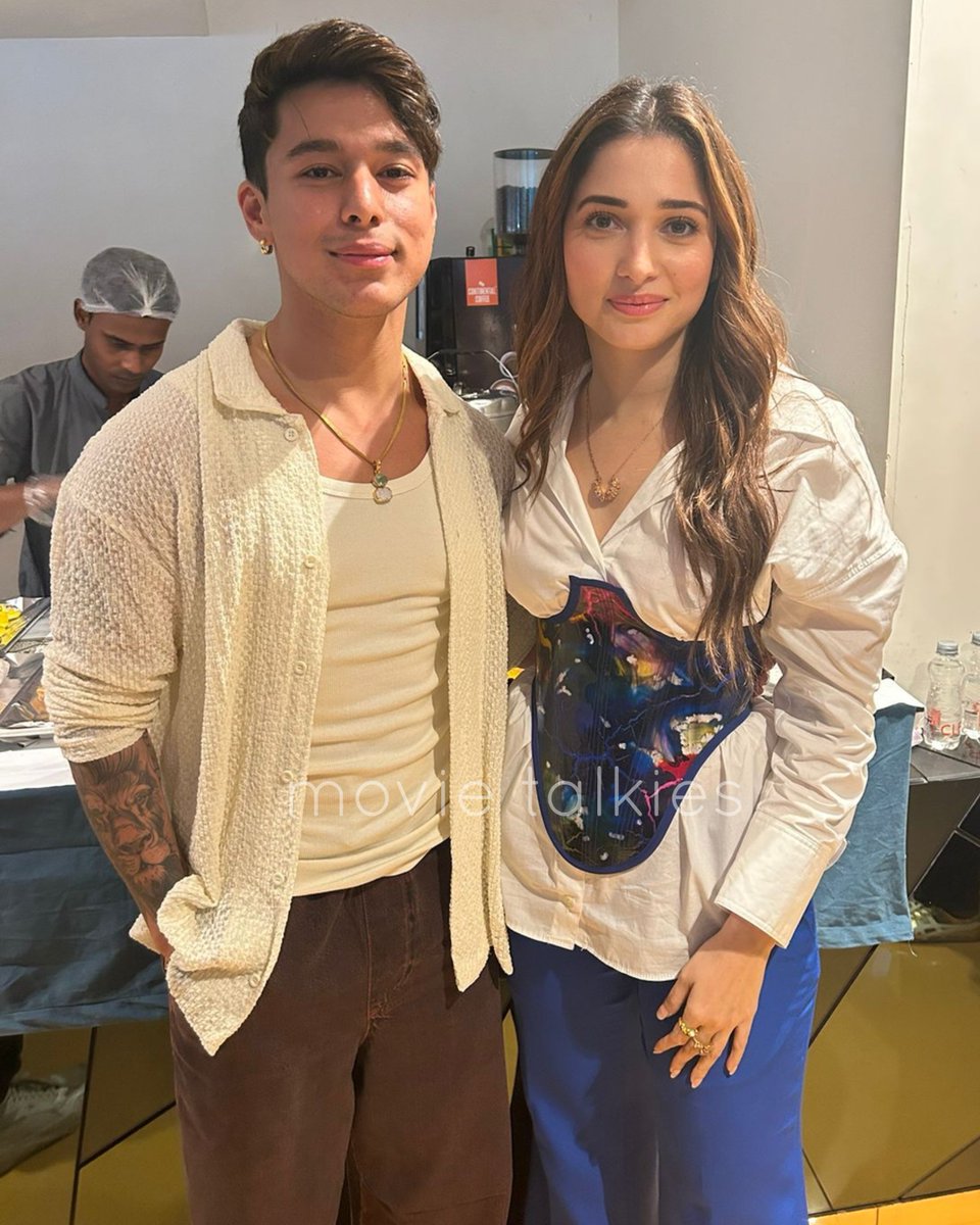 Pratik Sehajpal and Tamannaah Bhatia at #AakhriSach screening
#PratikSehajpal #TamannaahBhatia #MovieTalkies