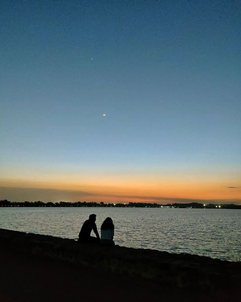 Embracing the serene sunset at Sukhna Lake, Chandigarh 🌅
Together, we find peace in nature's embrace.
.
📸 @namkaran
.
#chandigarh #chandigarhblogger #chandigarhlife #chdlife #sukhnalake #sukhnalakechandigarh #sukhna #sukhnalakechandigarh❤️ #chandigarh💓 #chandigarhuniversity