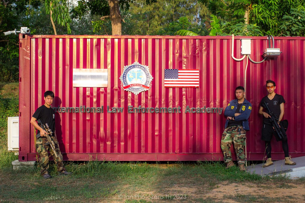 🇺🇲🇺🇲🇹🇭🇹🇭