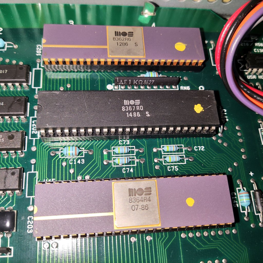 SukkoPera's tweet photo. Now, ain't this lovely? 🥰

#amiga #amiga1000 https://t.co/qSKyRQ2itY