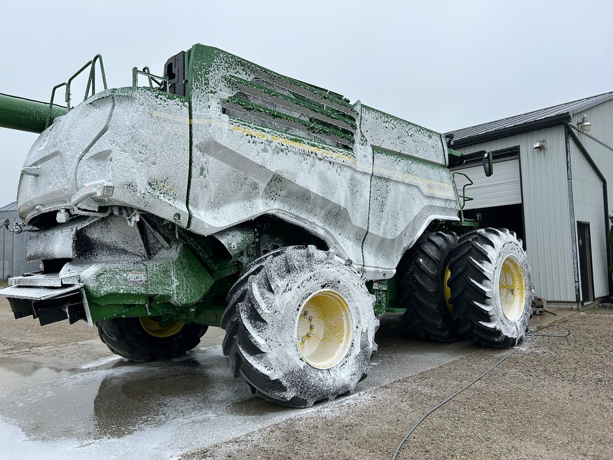 Getting #andyclean for the Saturday wedding! <a href="/apasztor82/">Andy Pasztor 🧼🧽</a>