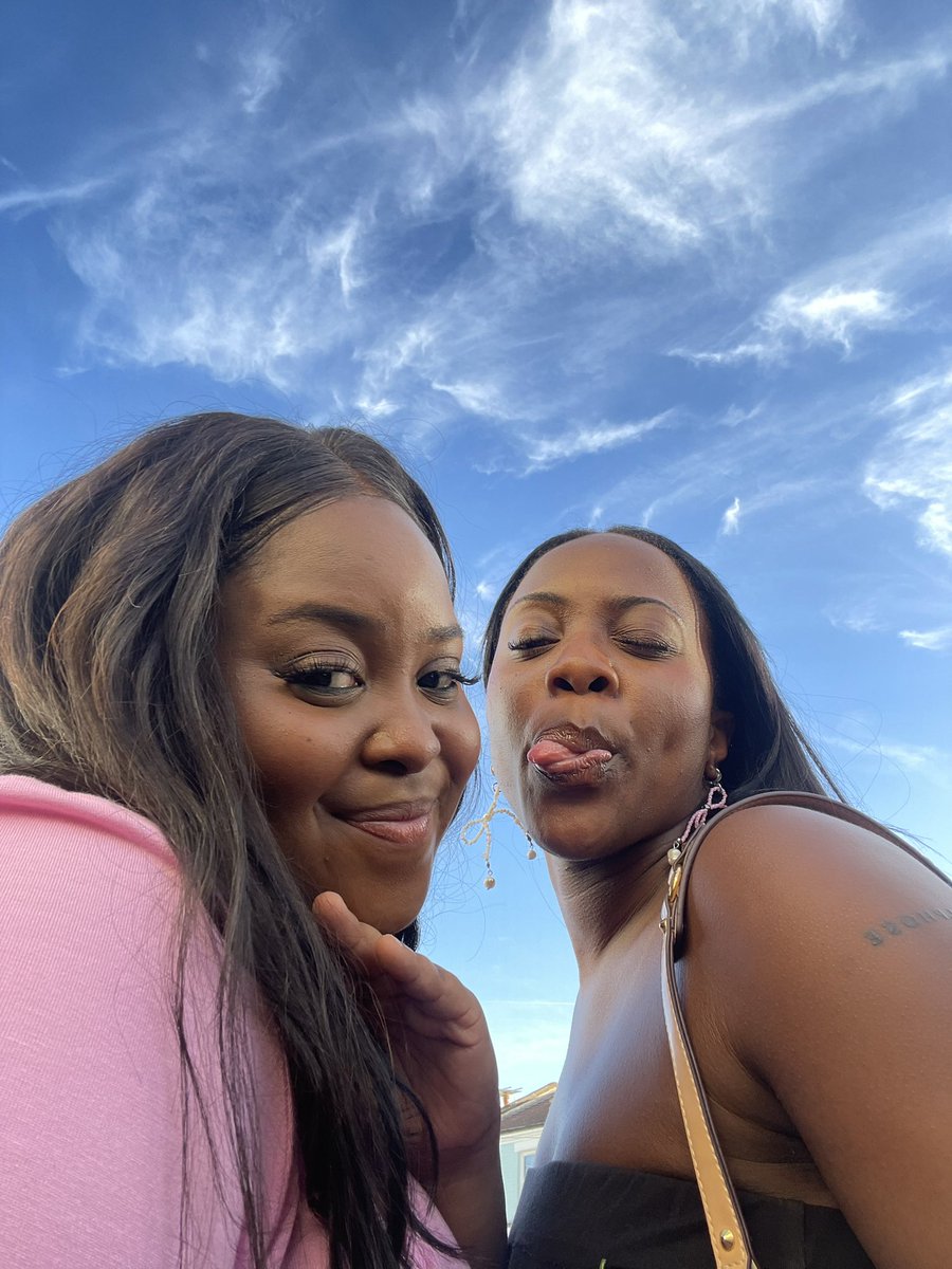 Love me in chapter 2? 👀📖