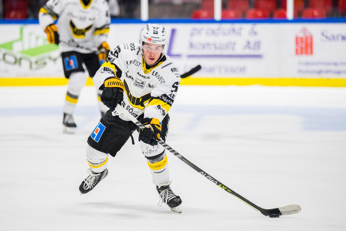 NEW SIGNING for <a href="/PanthersIHC/">Nottingham Panthers</a> 

Swedish forward Alexander Lunsjo arrives for the new season.

Jonathan Paredes: "He plays hard and can play all situations" #panthersnation