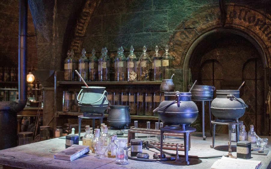 DONDEIRweb's tweet photo. ¡El mundo mágico de Harry Potter llega a Toluca con el Callejón Diagon! 🪄 Estará Ollivanders, el Caldero Chorreante, Sortilegios Weasley y mucho más 🧙🏻 https://t.co/EvDaE57fGi https://t.co/0td9Hq5uyY