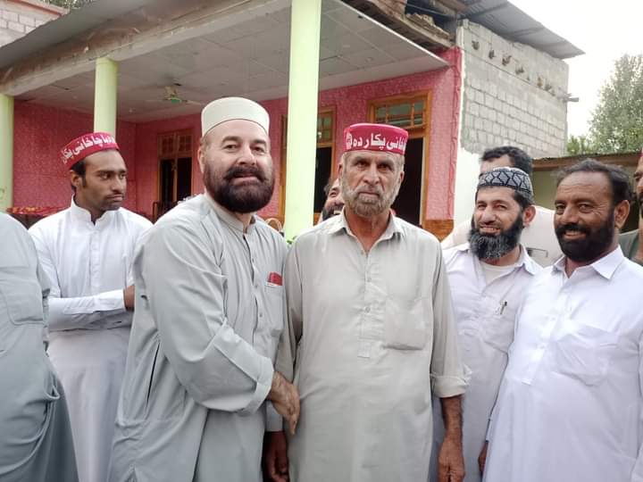 ANPOSwat's tweet photo. #تحصیل_مٹہ #pk09 #NA04
کالاکوٹ میں پی ٹی آئی سے سینکڑوں افراد نے مستعفیٰ ہوکر عوامی نیشنل پارٹی میں شمولیت اختیار کرلی ۔نئے شامل ہونے والوں کو عوامی نیشنل پارٹی کے نامزد امیدوار صوبائی اسمبلی PK9محمد ظاہر شاہ خان رور جان نے پارٹی ٹوپیاں پہنائی https://t.co/TPuxpytpun