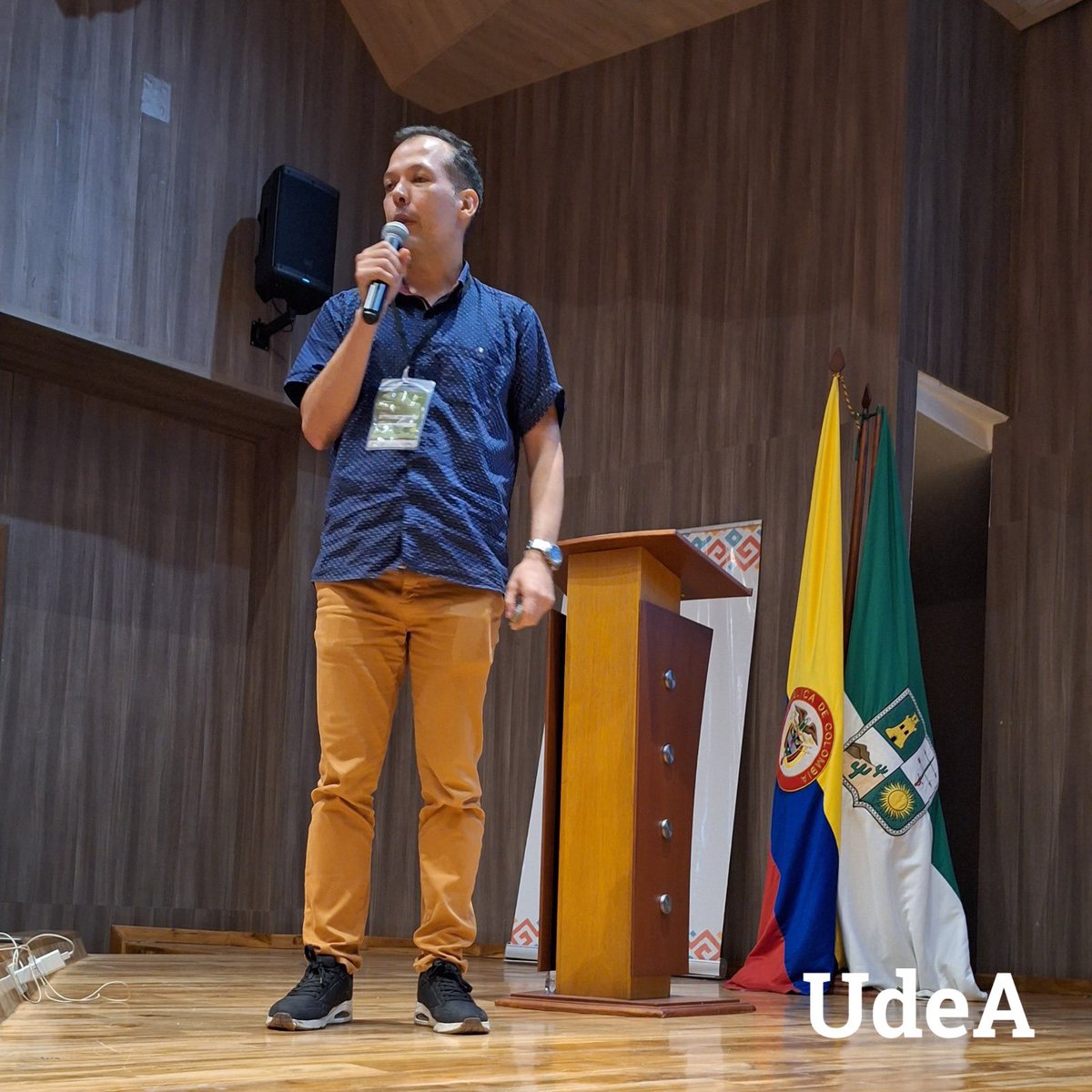 En la <a href="/UdeA/">Universidad de Antioquia</a>  se gestan alternativas para aprovechar la energía solar en el marco de la #AlianzaSéneca. Muestra de ello es el desarrollo tecnológico de celdas solares de perovskita, presentado por el investigador Juan Felipe Montoya.
#SomosColombiaCientífica