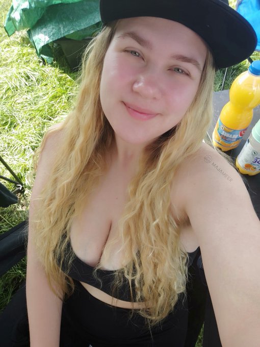 The photo was taken at the Reload Festival. Which festival have you been to this year? 🥳 https://t.c
