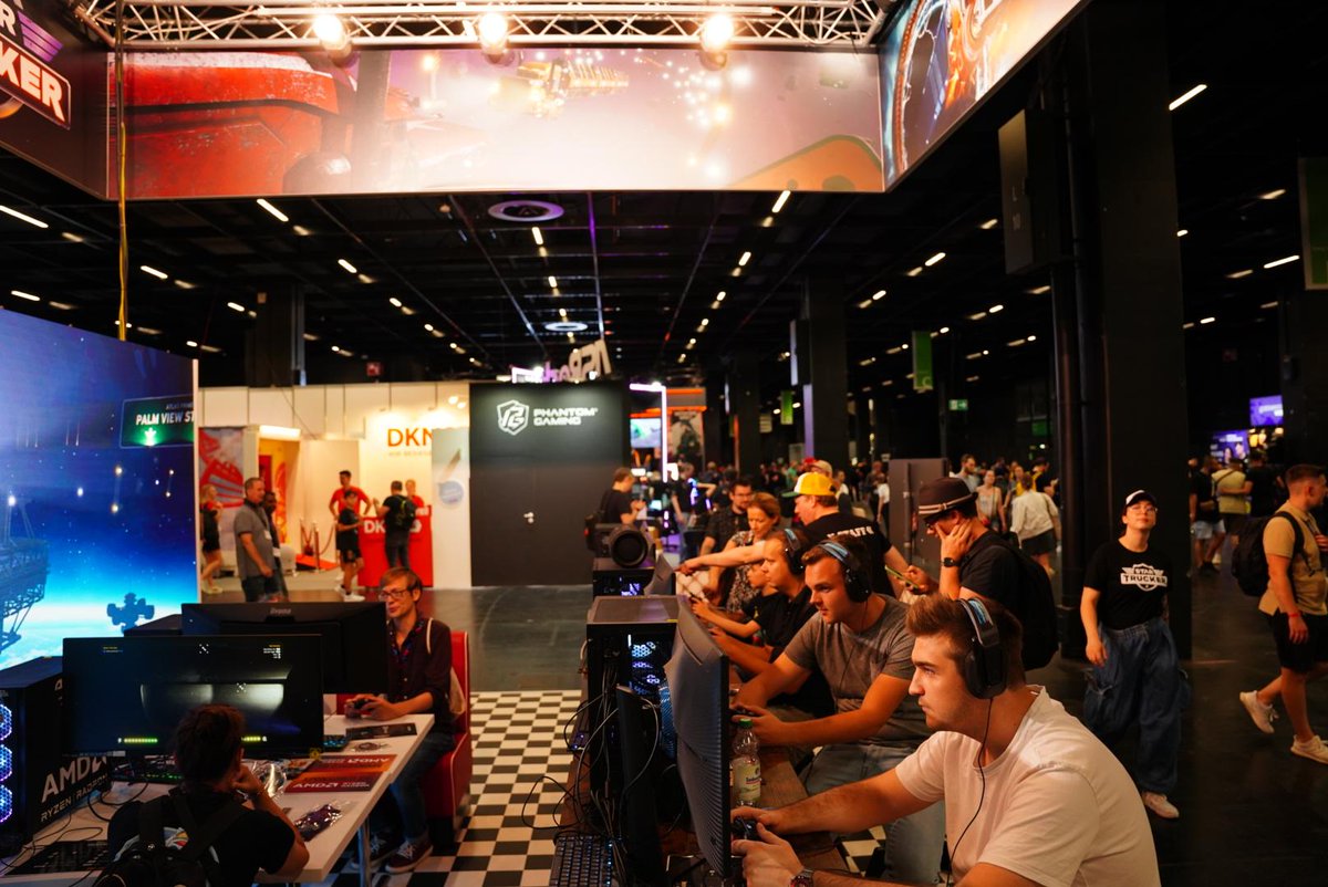 StarTruckerGame's tweet photo. Friendly reminder that we have our own jukebox at @gamescom! 🎶

Come say hi and play the #StarTrucker demo, the booth is located at Hall 10.1, Aisle B-021! 📍

#gamescom2023 https://t.co/302Fh2mJc6