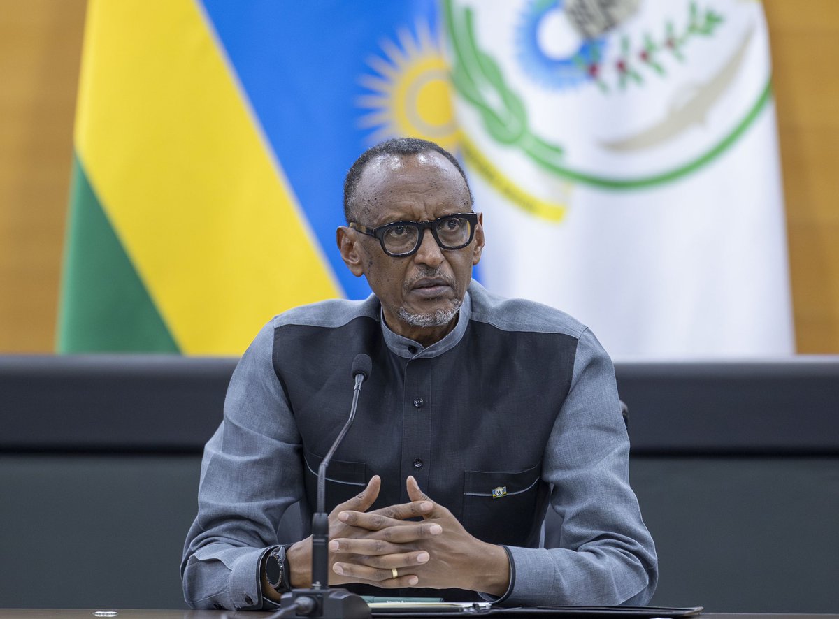 UrugwiroVillage's tweet photo. “Taking responsibility, having a constructive, leading character, is not just for elders. It should start at a young age.” President Kagame | Swearing in of New Cabinet Members. https://t.co/kKjYzuzXhU