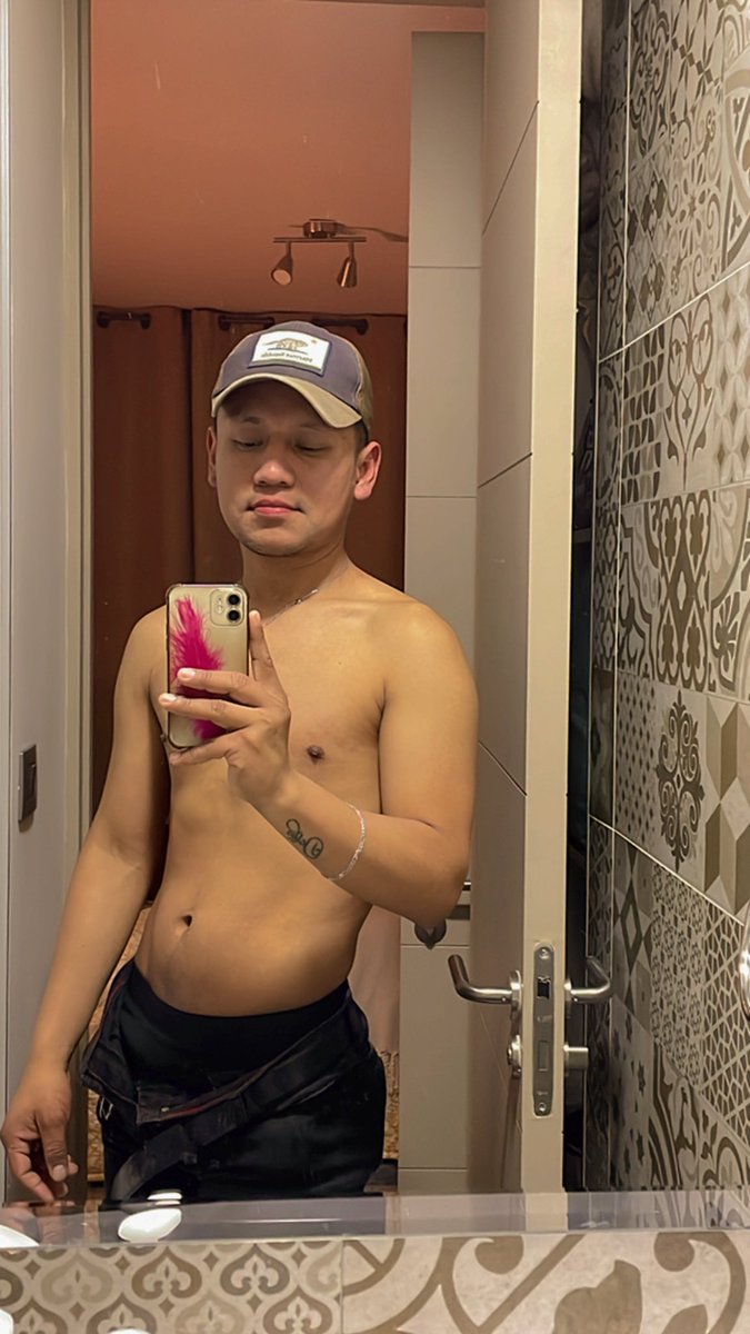 Roca1421's tweet photo. Que feo vivir sólo y estar caliente todo el día!! 😞🔥
Quieres visitarme? “Dm” 😈 https://t.co/eAMhR54YO7