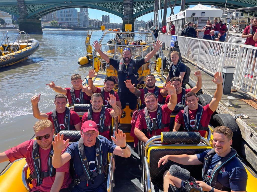 ThamesRIBExp's tweet photo. England’s rugby squad needed a direct transfer to North Greenwich Pier for ‘Wear the Rose Live’ yesterday.🌹
The 33-strong team were hence boarded onto our RIBs and taken down river at speed and style to reach their destination on time! 🚤
#WearTheRose #o2uk #RWC2023 https://t.co/ICqWo5ddCE